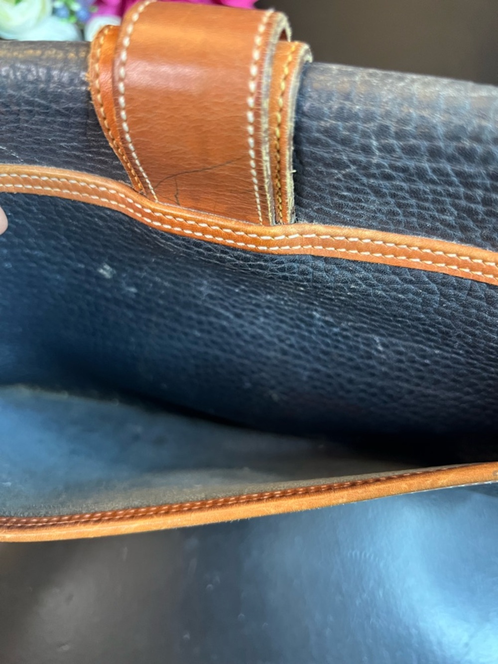 Vintage Dooney & Bourke Navy Blue Tan Leather Crossbody Bag Purse 80s 90s - Picture 12 of 16
